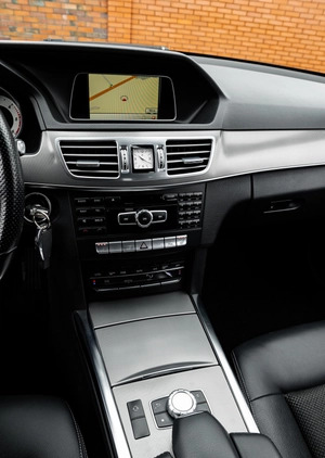 Mercedes-Benz Klasa E cena 62900 przebieg: 208000, rok produkcji 2013 z Warszawa małe 667